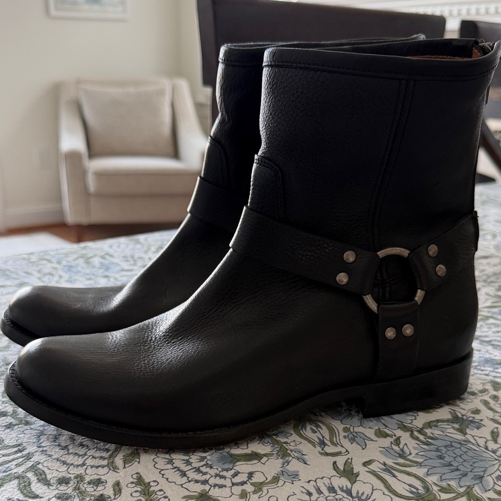 Frye Phillip Harness Short Boots NEW - Picture 3 of 5